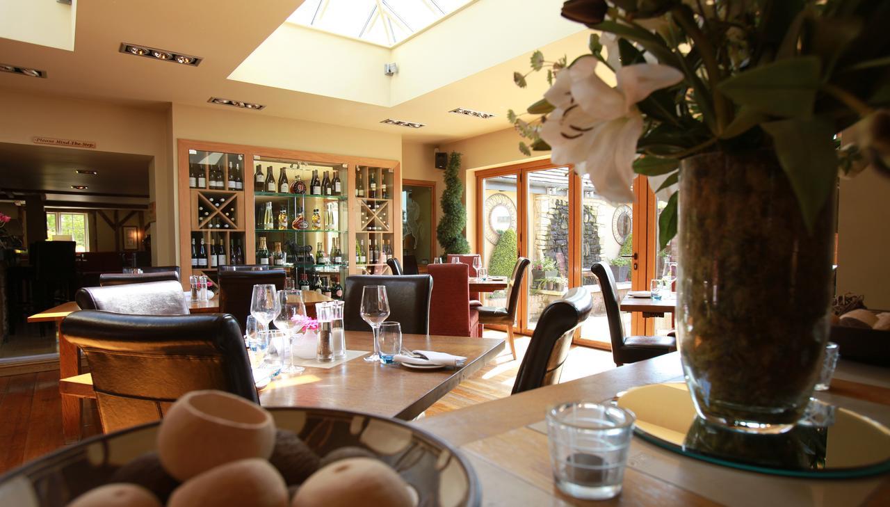 The Black Horse At Ireland Shefford Екстериор снимка